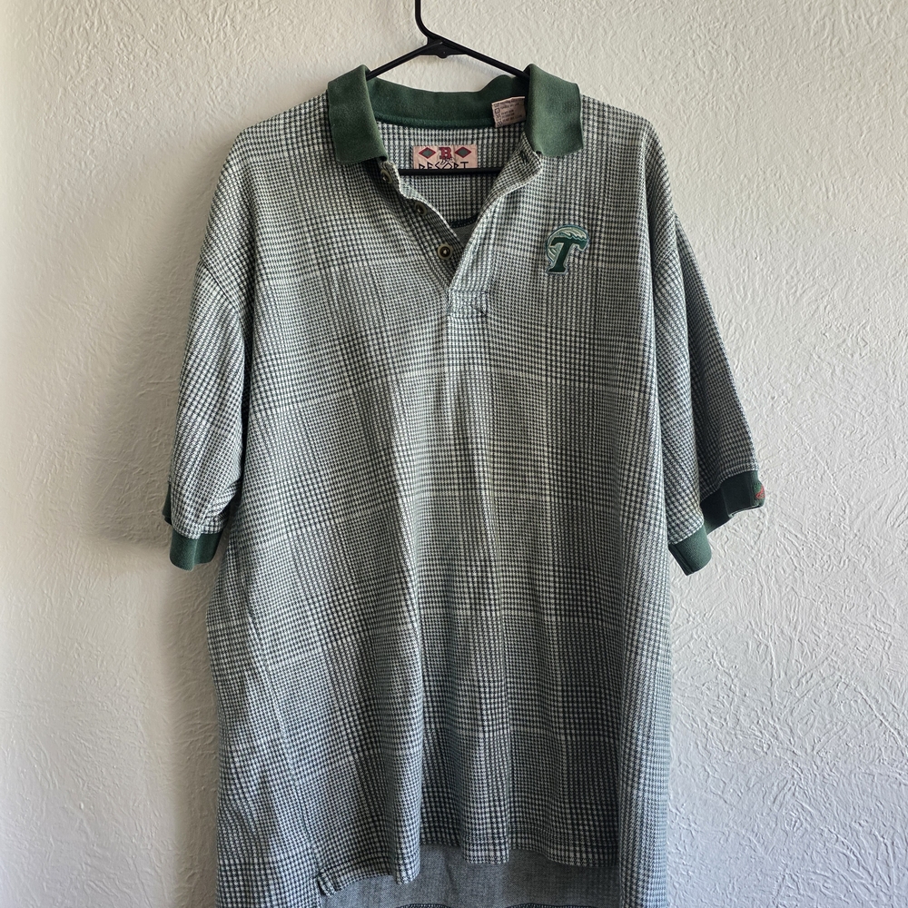 Stylish Green Polo Shirt with Embroidered Detail
